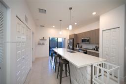 Picture of 8031 NW 104Th Ave # 5, Doral, FL 33178