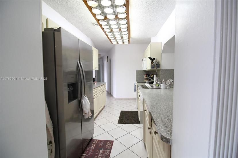 Picture of 11040 NW 60 Ct, Hialeah FL 33012