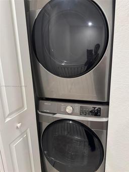 Picture of 21068 NE 8Th Ave # 1, Miami, FL 33179