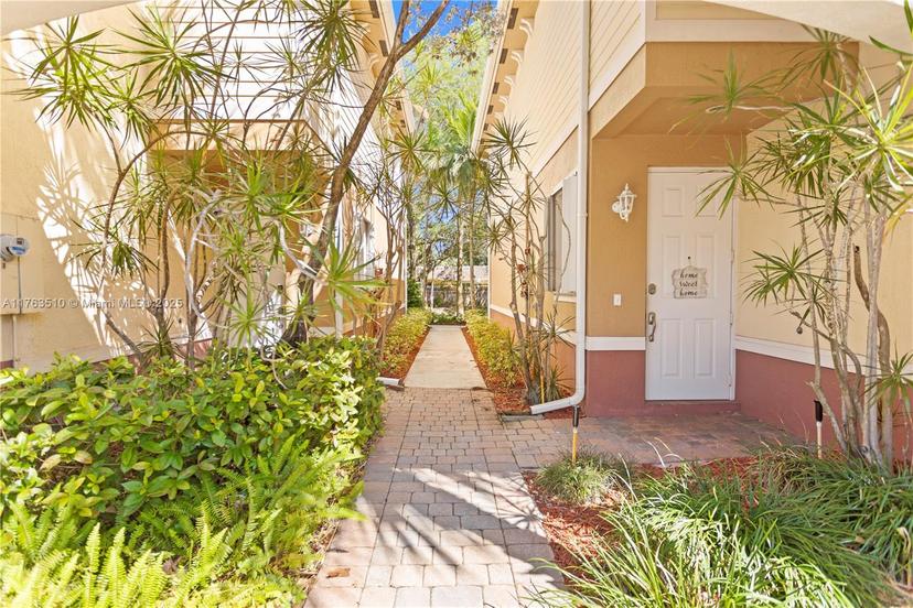 Picture of 4650 SW 75Th Way, Davie FL 33314