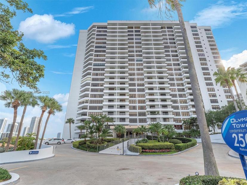 Picture of 2500 Parkview Dr # 1704, Hallandale Beach FL 33009
