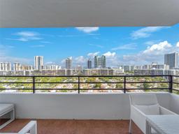 Picture of 2500 Parkview Dr # 1704, Hallandale Beach, FL 33009