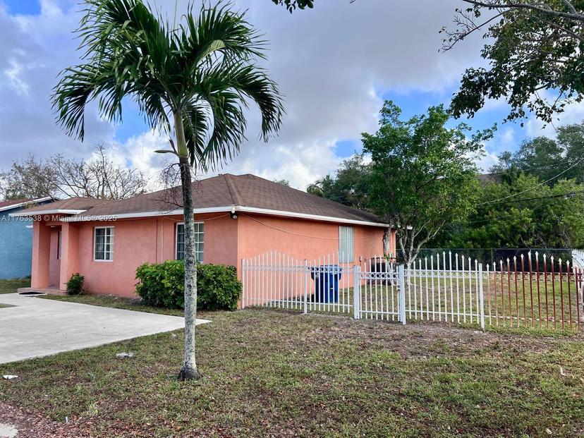 Picture of 3381 NW 212Th St, Miami Gardens FL 33056