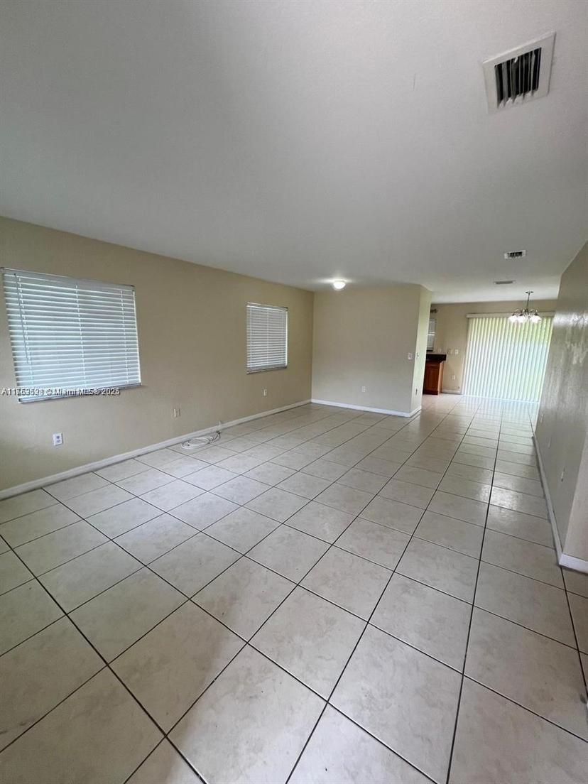 Picture of 3381 NW 212Th St, Miami Gardens FL 33056