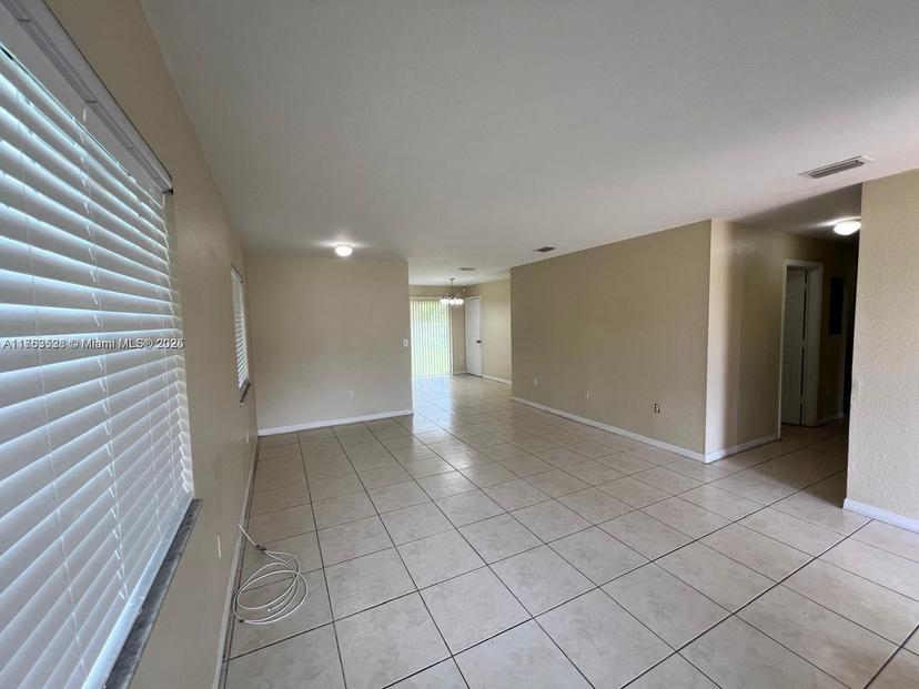 Picture of 3381 NW 212Th St, Miami Gardens FL 33056