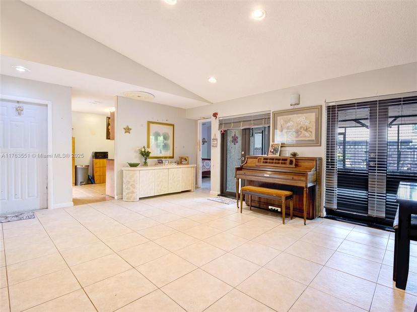 Picture of 6240 NW 176Th Ter, Hialeah FL 33015