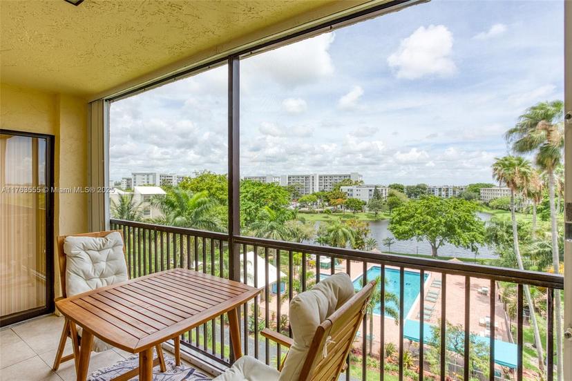 Picture of 2205 S Cypress Bend Dr # 604, Pompano Beach FL 33069