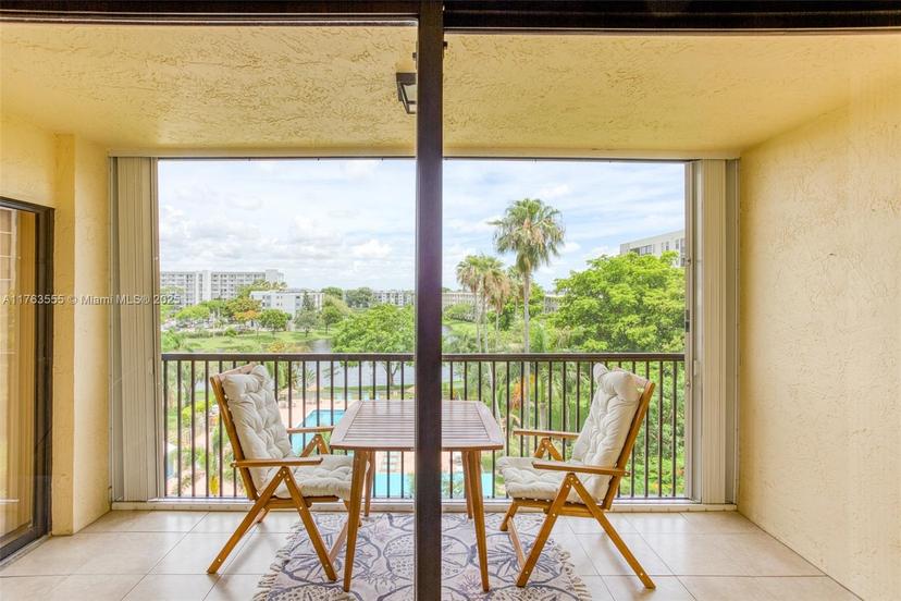 Picture of 2205 S Cypress Bend Dr # 604, Pompano Beach FL 33069