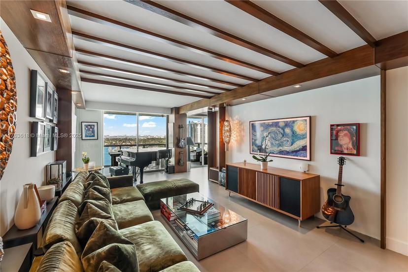 Picture of 10 Venetian Way # 1503, Miami Beach FL 33139
