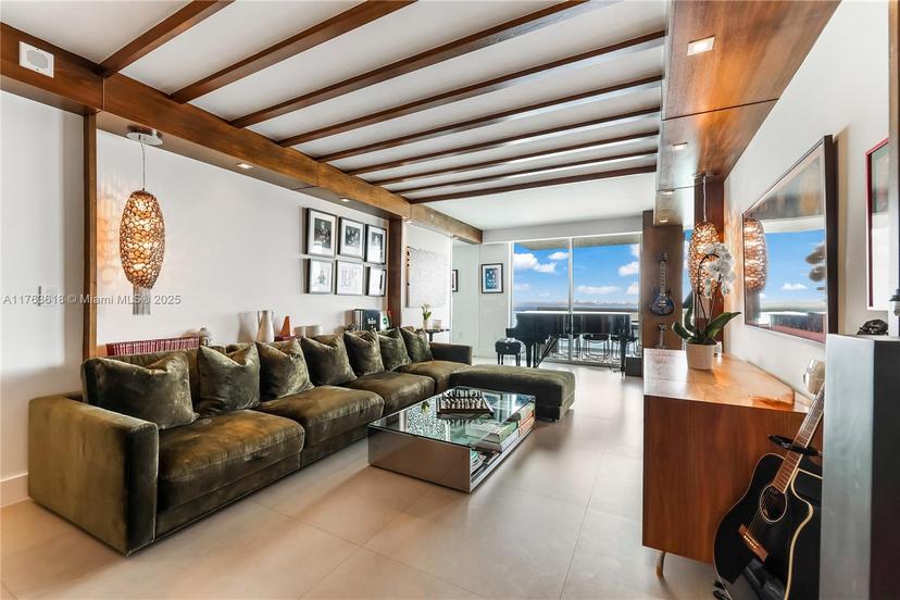Picture of 10 Venetian Way # 1503, Miami Beach FL 33139