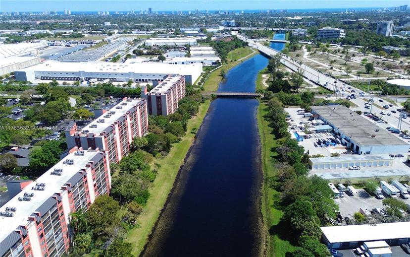 Picture of 2200 S Cypress Bend Dr # 604, Pompano Beach FL 33069