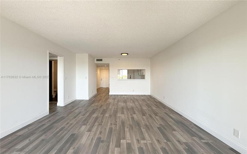 Picture of 2200 S Cypress Bend Dr # 604, Pompano Beach FL 33069