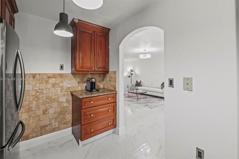 Picture of 240 NW 114Th Ave # 104, Sweetwater FL 33172