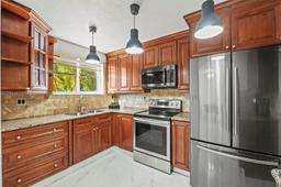 Picture of 240 NW 114Th Ave # 104, Sweetwater, FL 33172