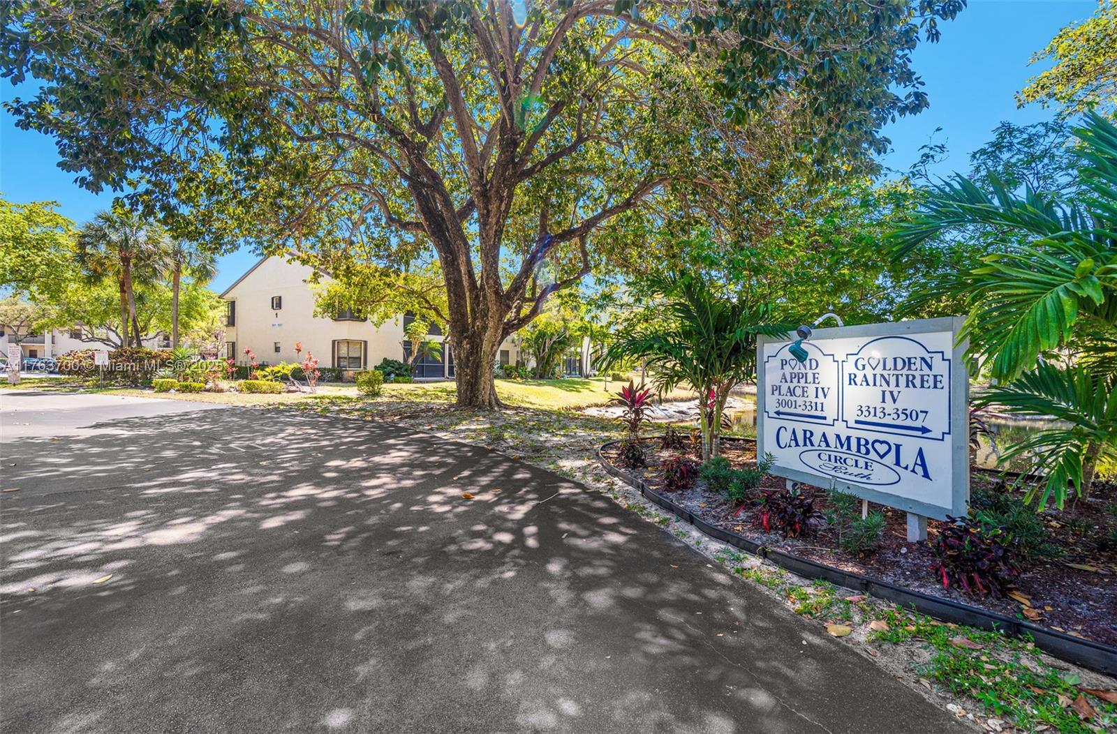 Picture of 3059 Carambola Circle S # 2033, Coconut Creek, FL 33066