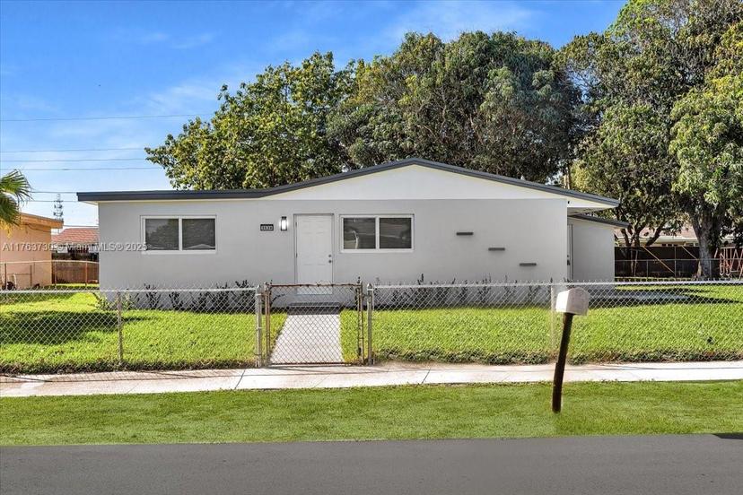 Picture of 3530 NW 206Th St, Miami Gardens FL 33056