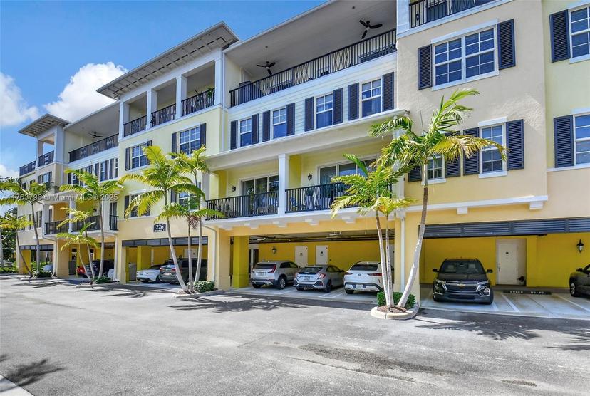 Picture of 226 N Latitude Cir # 309, Delray Beach FL 33483