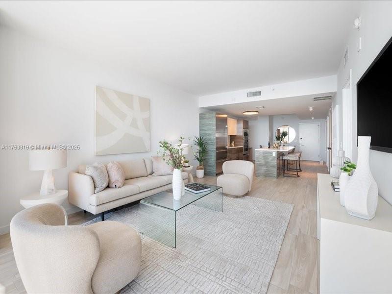 Picture of 460 NE 28Th St # 907, Miami FL 33137