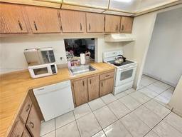 Picture of 2800 NW 56Th Ave # B207, Lauderhill, FL 33313