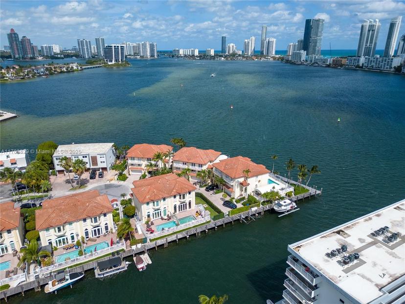 Picture of 3907 NE 170Th St # 3907, North Miami Beach FL 33160