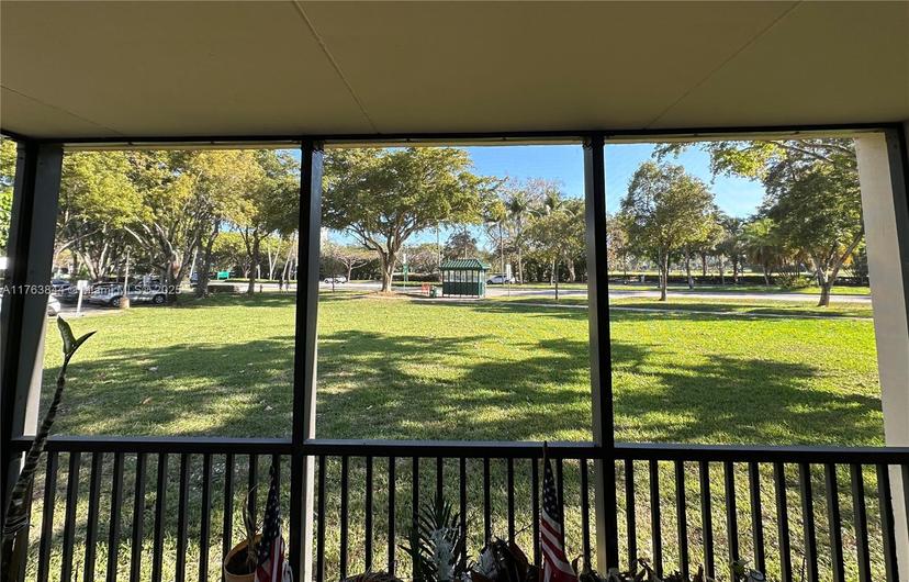 Picture of 3301 N Country Club Dr # 110, Aventura FL 33180
