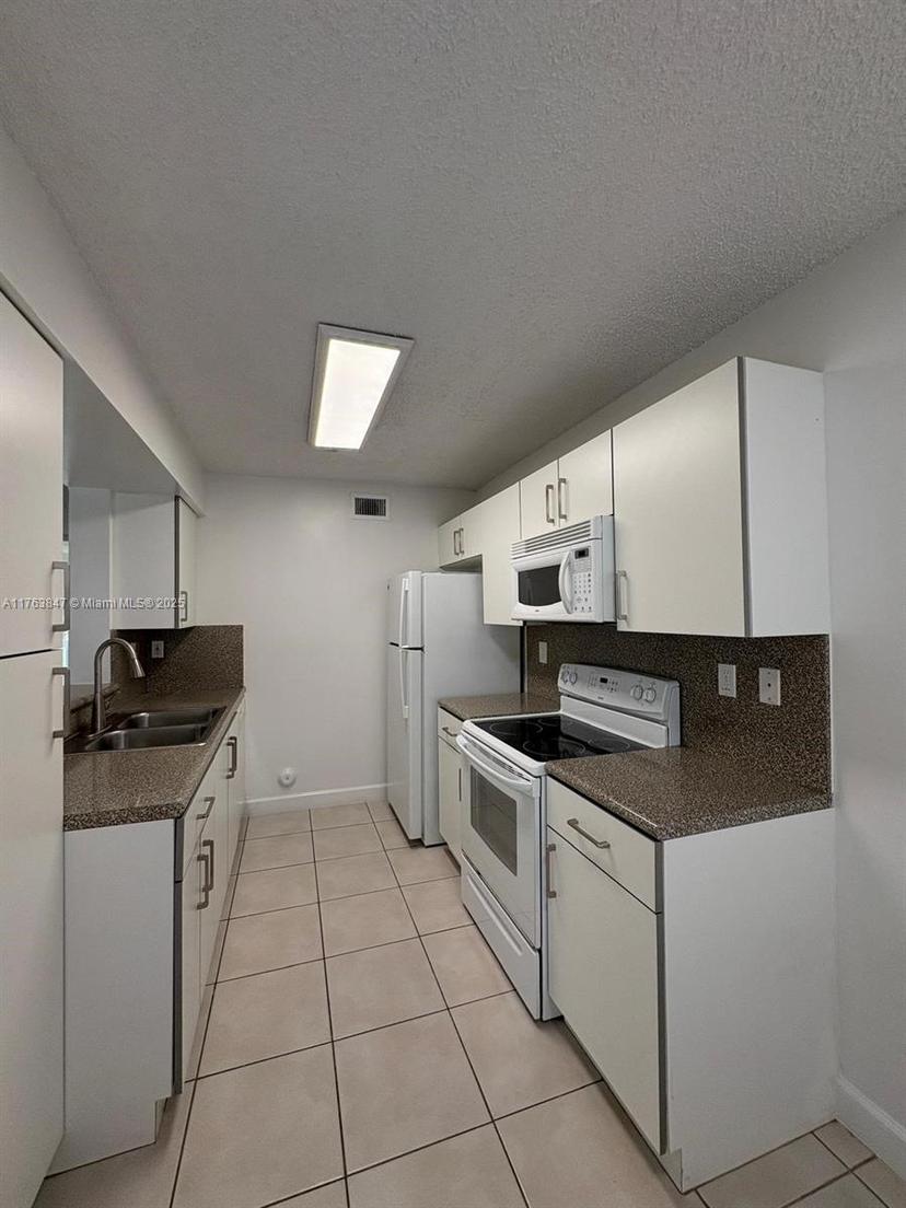 Picture of 4774 NW 97Th Pl # 209, Doral FL 33178