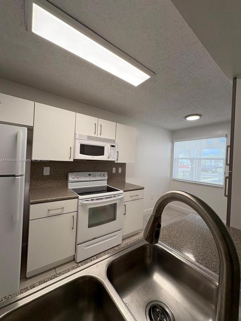Picture of 4774 NW 97Th Pl # 209, Doral FL 33178