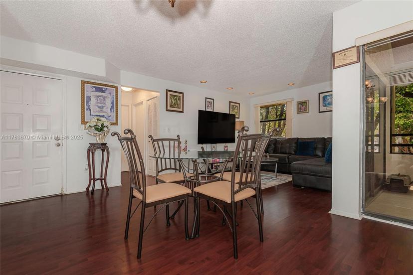 Picture of 20015 NE 3Rd Ct # 6, Miami FL 33179