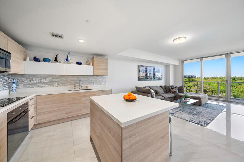 Picture of 16385 Biscayne Blvd # 503, North Miami Beach FL 33160