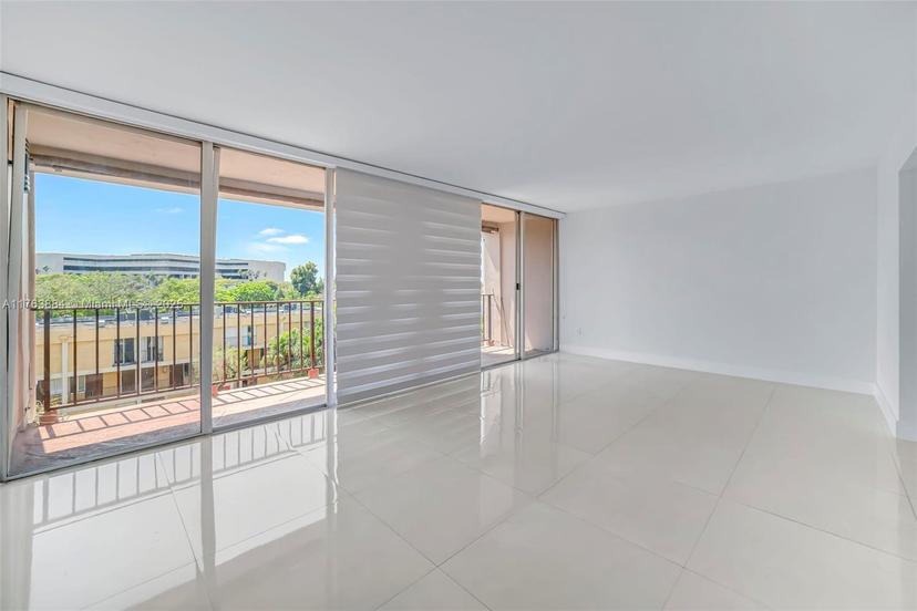 Picture of 9240 Fontainebleau Blvd # 505, Miami FL 33172