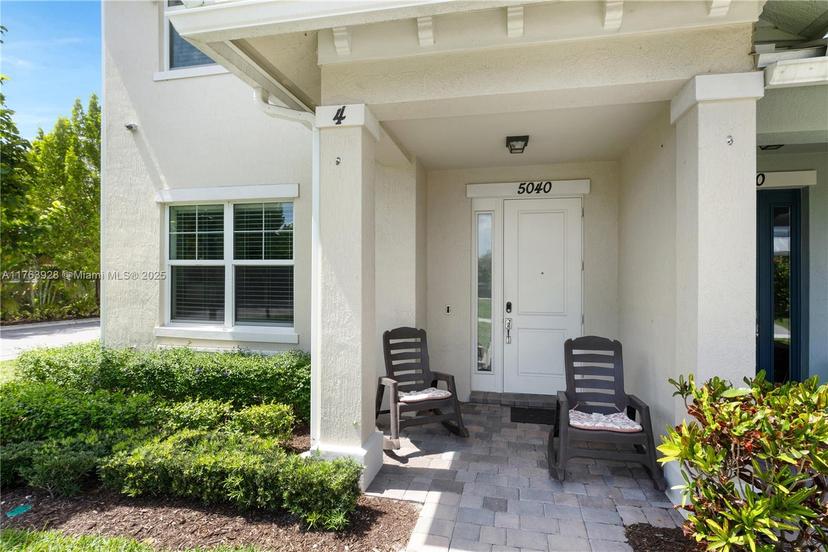 Picture of 5040 Eucalyptus Dr # 4, Hollywood FL 33021