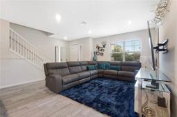Picture of 5040 Eucalyptus Dr # 4, Hollywood, FL 33021