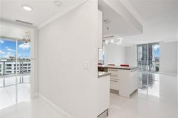 Picture of 185 SW 7Th St # 1401, Miami, FL 33130