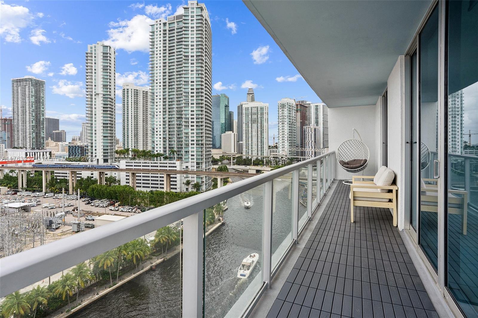 Picture of 185 SW 7Th St # 1401, Miami, FL 33130
