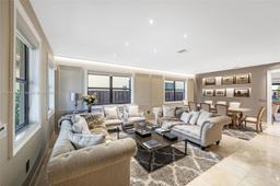 Picture of 9835 NW 86Th Ter, Doral, FL 33178