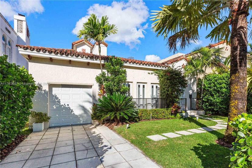 Picture of 737 Alhambra Cir, Coral Gables FL 33134