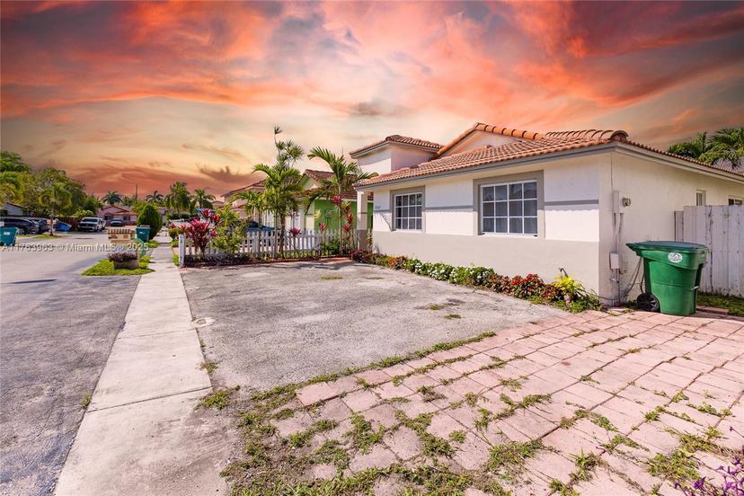 Picture of 12362 NW 98Th Pl, Hialeah Gardens FL 33018