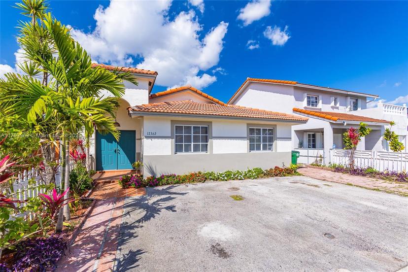 Picture of 12362 NW 98Th Pl, Hialeah Gardens FL 33018