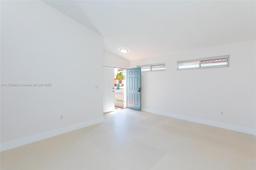 Picture of 12362 NW 98Th Pl, Hialeah Gardens, FL 33018