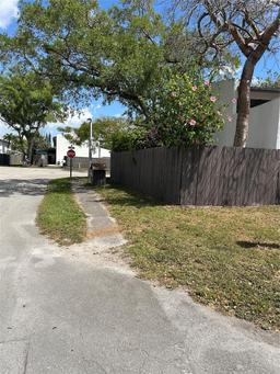 Picture of 11005 SW 70Th Ter, Miami, FL 33173