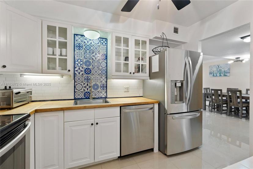 Picture of 427 Golden Isles Dr # 12I, Hallandale Beach FL 33009