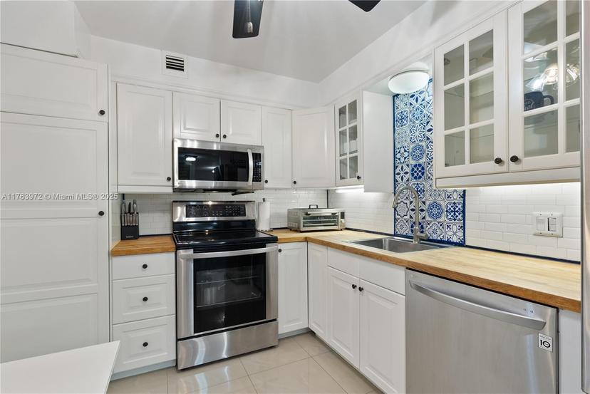Picture of 427 Golden Isles Dr # 12I, Hallandale Beach FL 33009