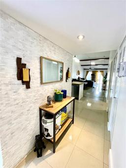 Picture of 1744 NW 71St Ave # 117, Plantation, FL 33313
