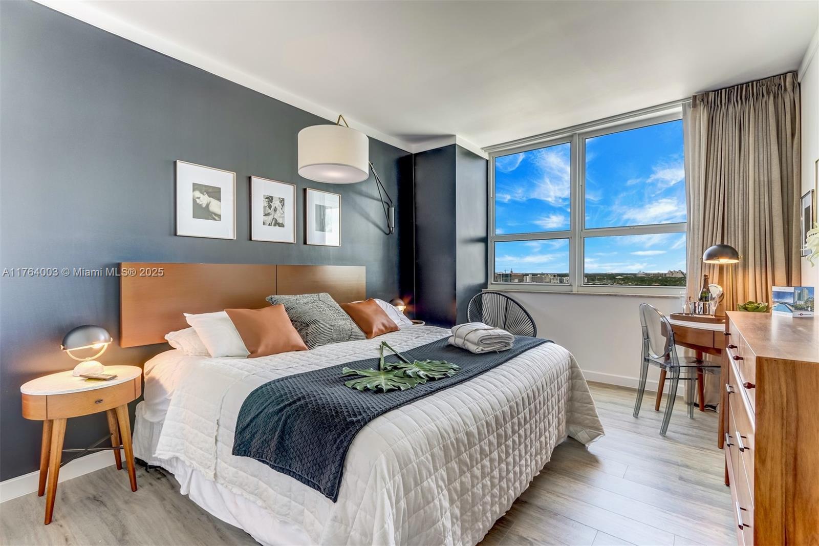Picture of 2889 Mcfarlane Rd # 1510, Coconut Grove, FL 33133