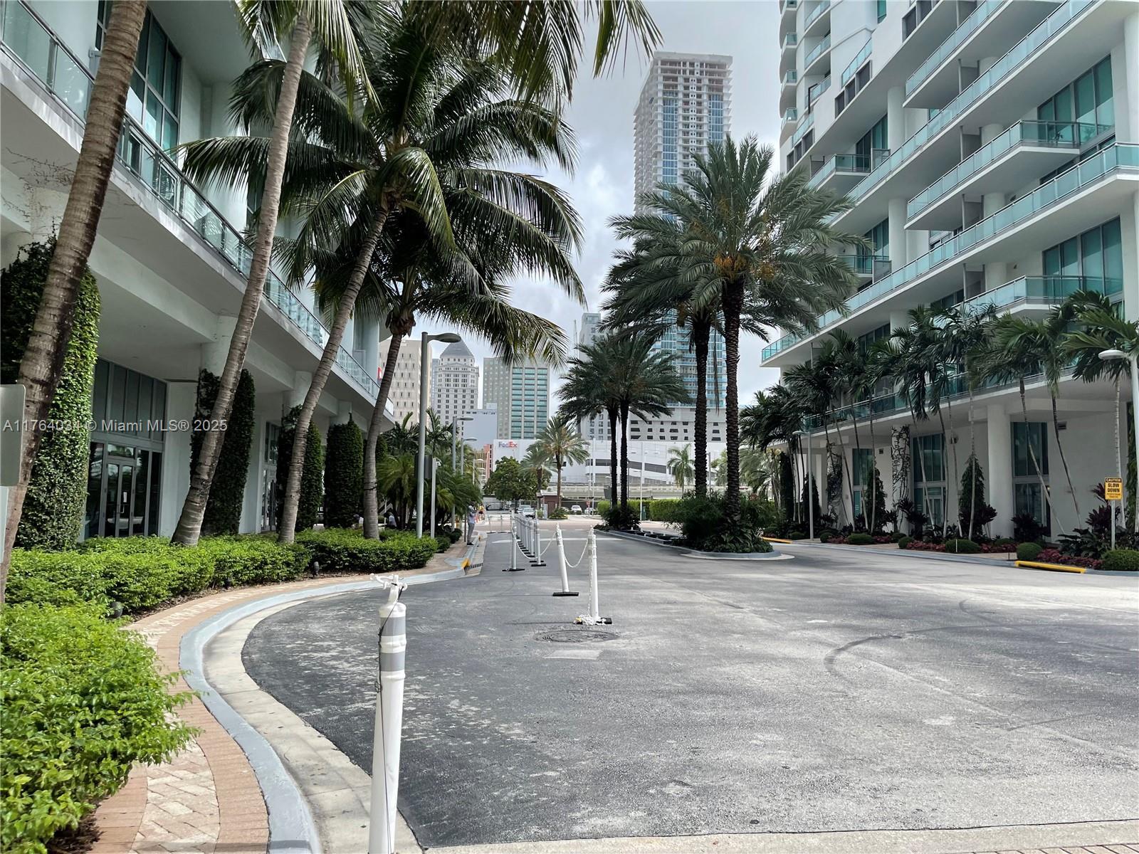 Picture of 350 S Miami Ave # 2712, Miami, FL 33130