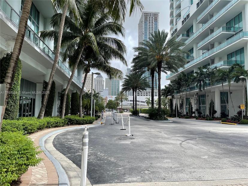 Picture of 350 S Miami Ave # 2712, Miami FL 33130