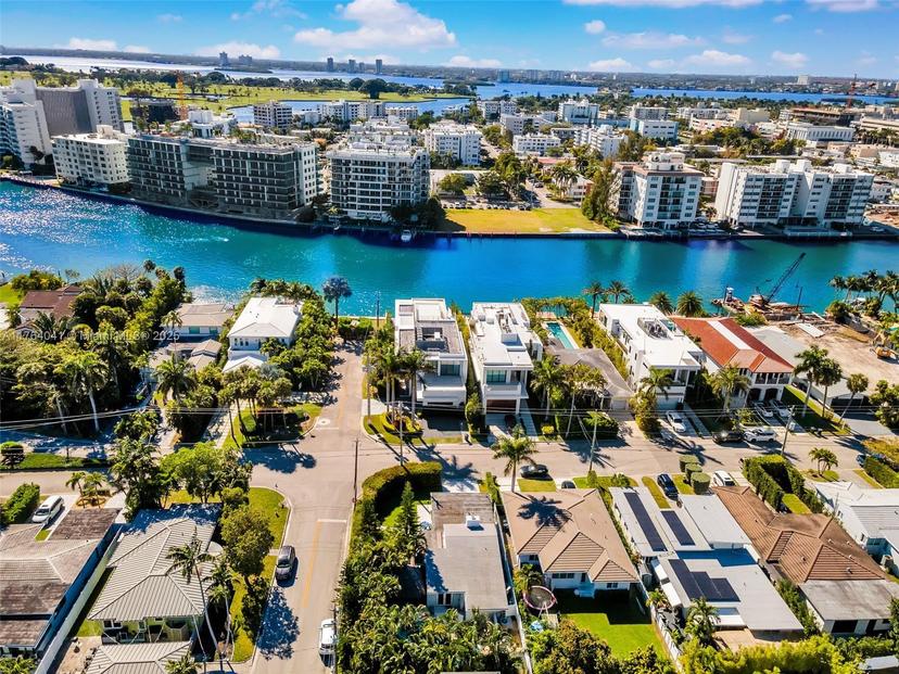 Picture of 625 94Th St, Surfside FL 33154