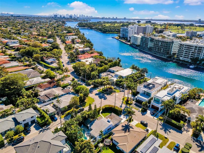 Picture of 625 94Th St, Surfside FL 33154