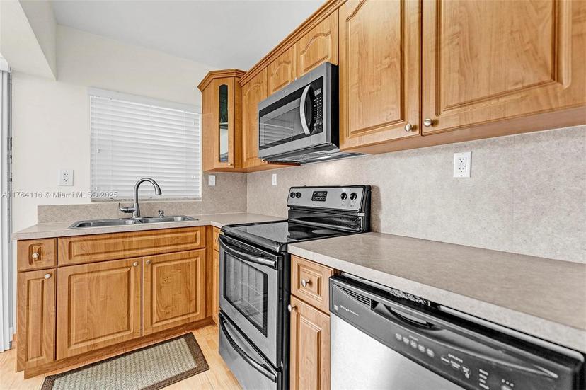 Picture of 2400 S Ocean Dr # 309, Hollywood FL 33019