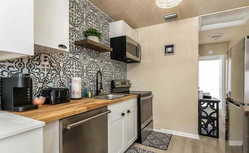 Picture of 244 Walton Blvd, West Palm Beach FL 33405